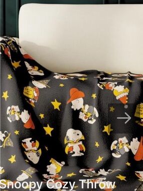 Peanuts Silk Touch Throw Blanket Halloween